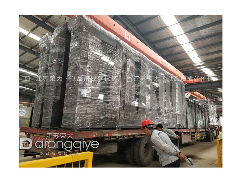 候車(chē)亭發(fā)貨圖