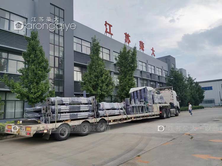 上海智能候車(chē)亭第三批次發(fā)貨