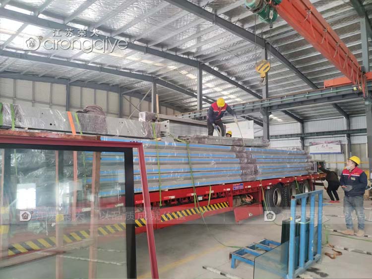 山東公交車站候車亭裝車圖片